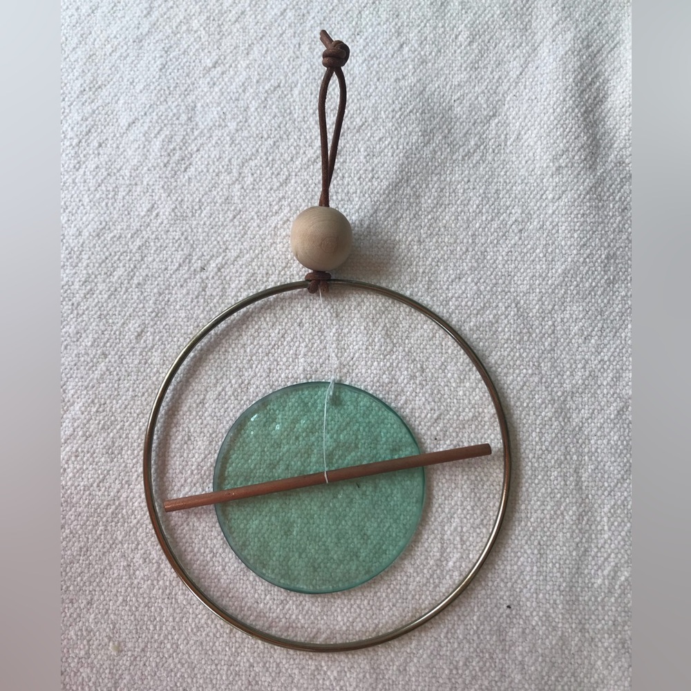 UO stained glass window accessory
